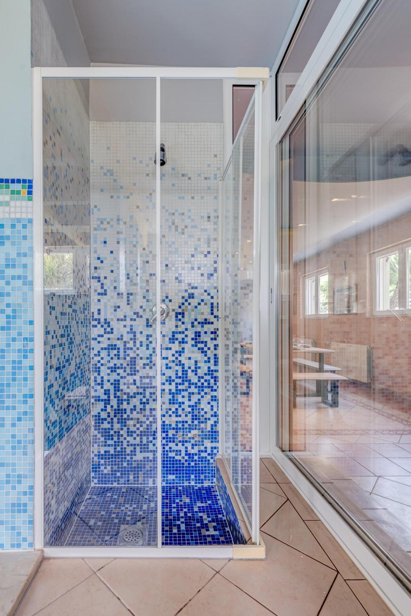 Blue Dolphin Apartment - Private Indoor Pool, Jacuzzi, Garden สปลิท ภายนอก รูปภาพ