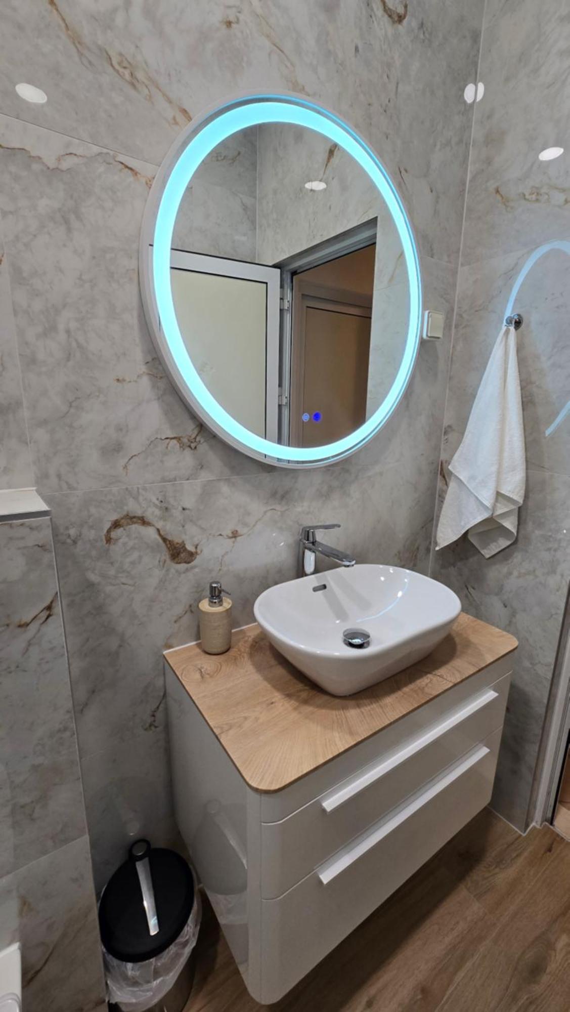 Blue Dolphin Apartment - Private Indoor Pool, Jacuzzi, Garden สปลิท ภายนอก รูปภาพ